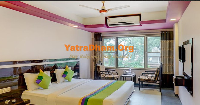 Madurai Yatradham Room 900_pool