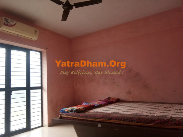 Trimbakeshwar Hraydeshwar Bhakt Nivas 2 Bed AC Room View2