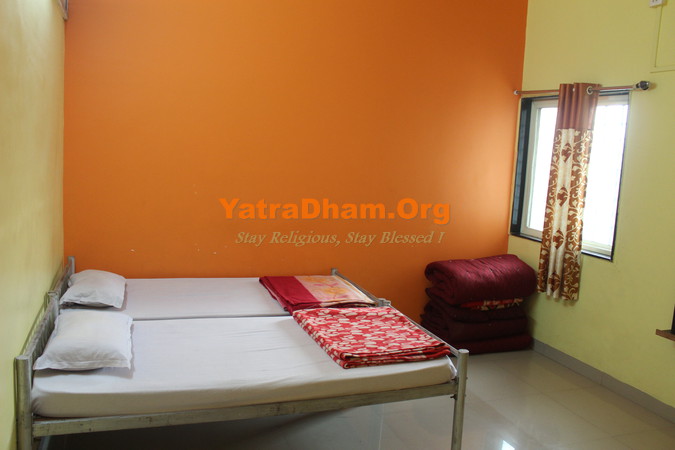 Tuljapur Rajgad Bhakta Niwas Room View2