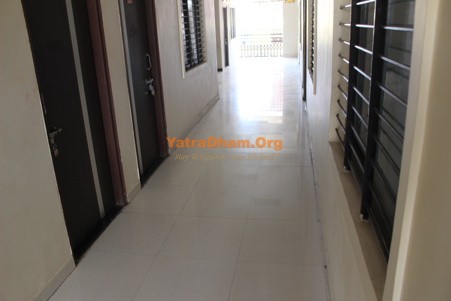Ujjain_Anjana_Samaj_Dharamshala_3 Bed_AC Room_View3