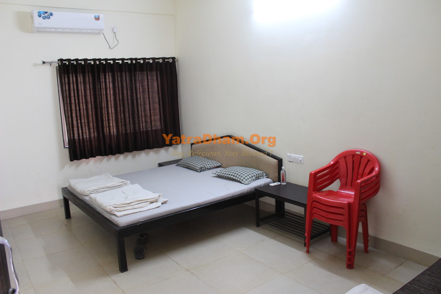 Ujjain_Shri_Bal_Mukund_Ashram_2 Bed_AC Room_View2