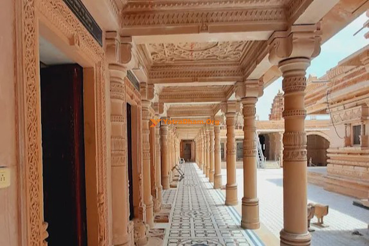 Shri Parshwa Pragyalaya Jain Teerth Talegaon Lobby View