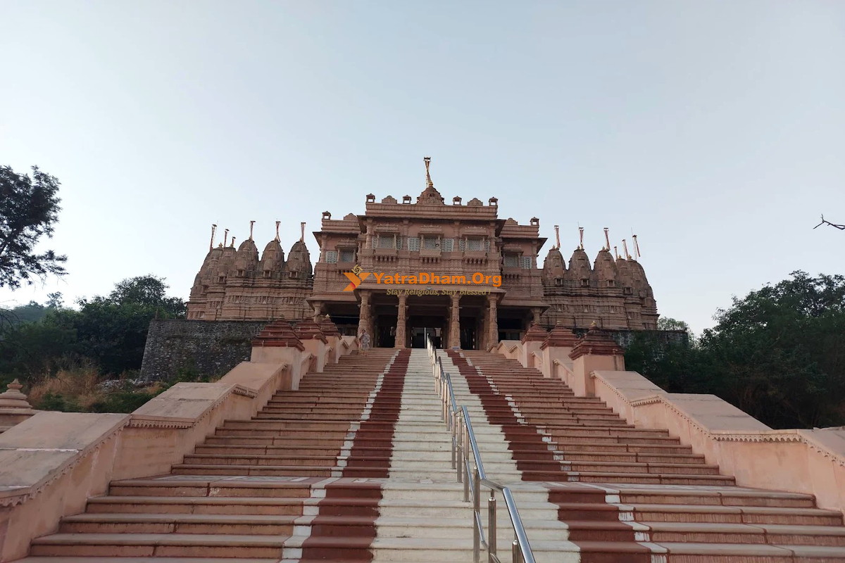 Shri Parshwa Pragyalaya Jain Teerth Talegaon Building View