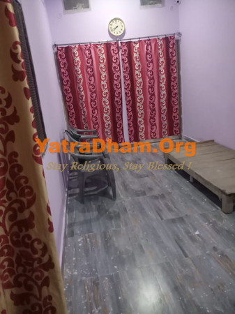 Varanasi Sri Kasi Gayatri Ashram 4 Bed Ac View3