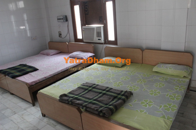 Vrindavan Kanpurwala Mandir Yatrik Niwas 4 Bed Room View 1