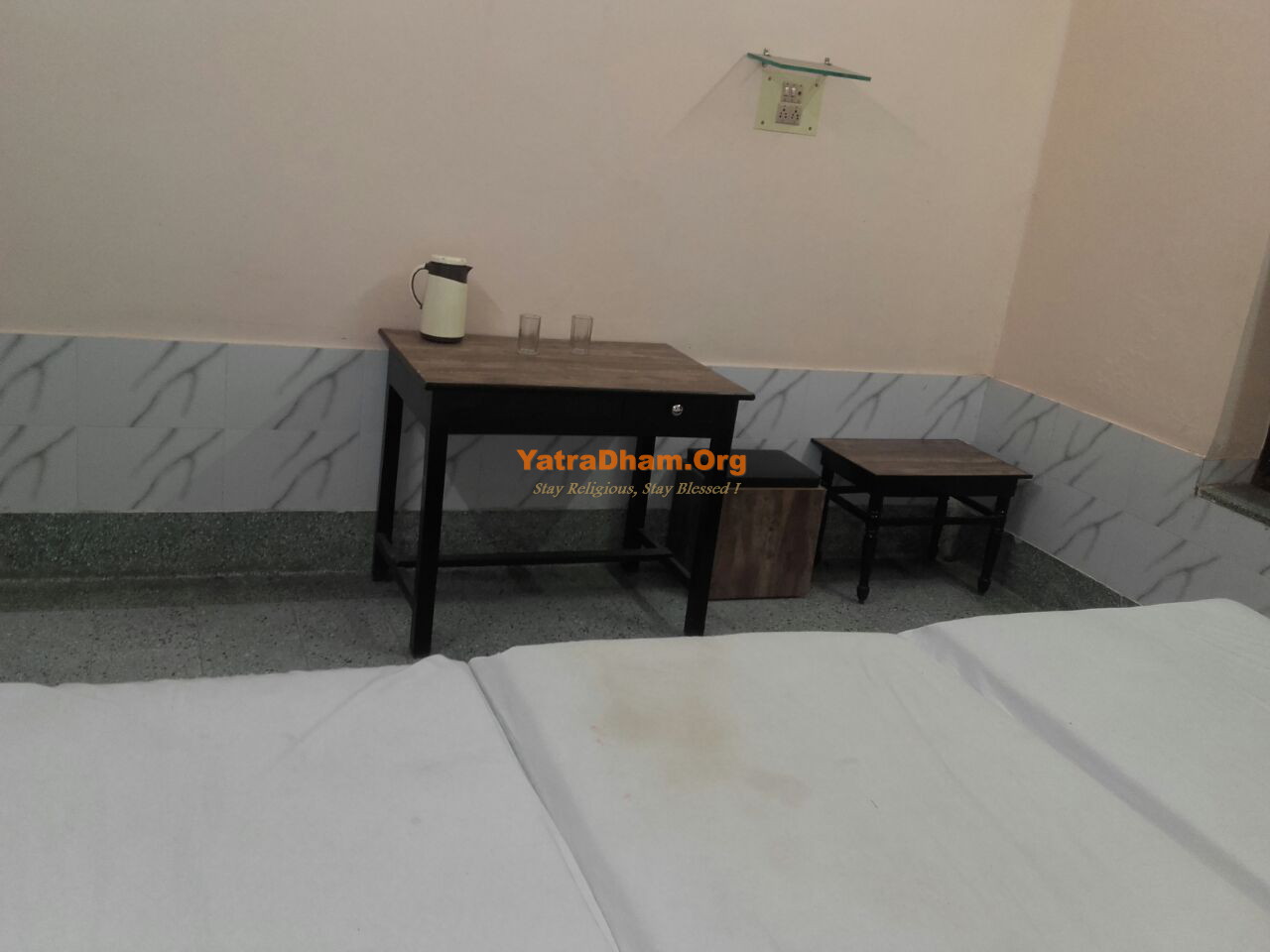 Varanasi - Beriwala Smruti Bhavan_3 Bed Non Ac Veiw 3