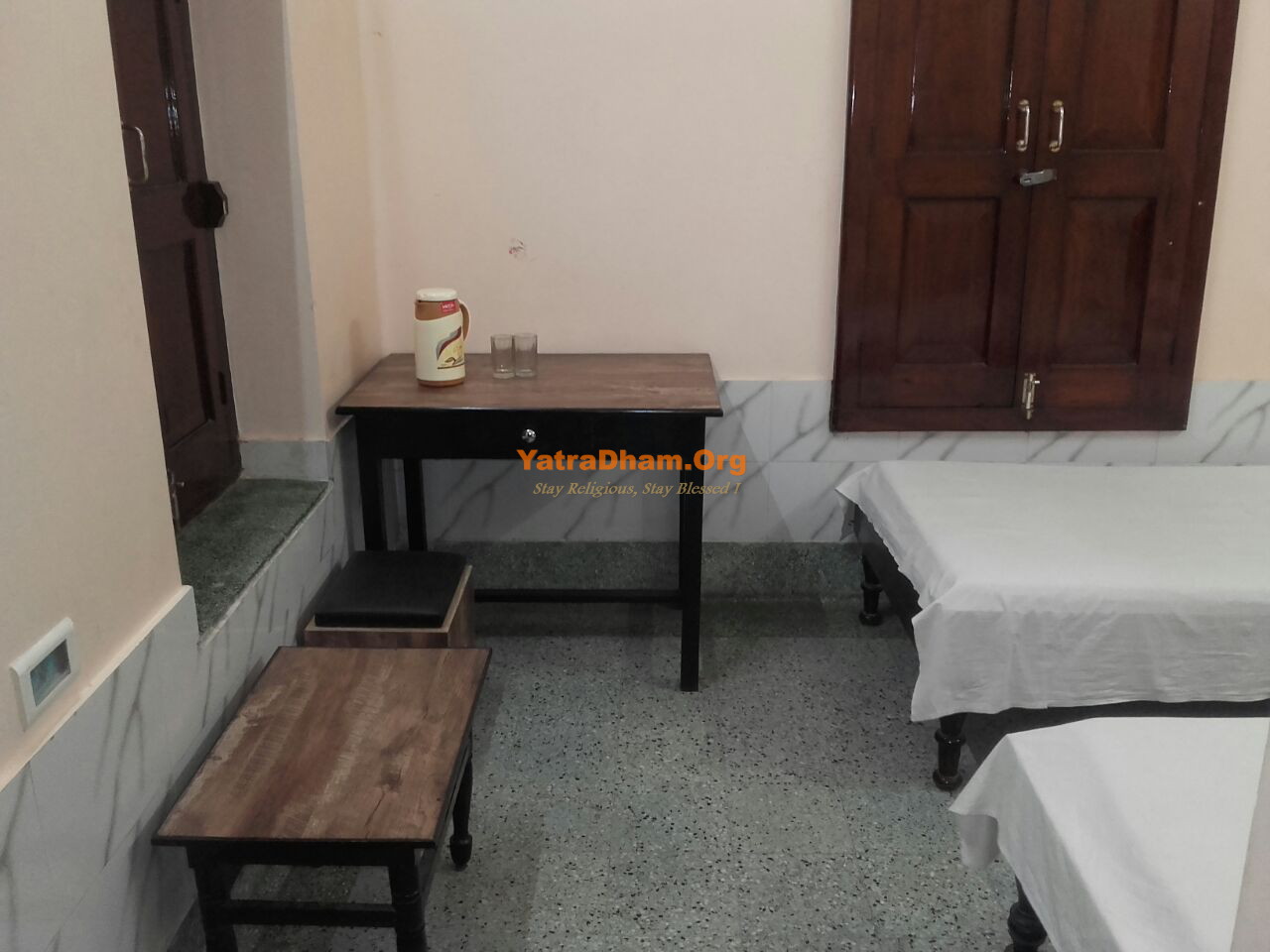 Varanasi - Beriwala Smruti Bhavan_2 Bed Non Ac Veiw 3