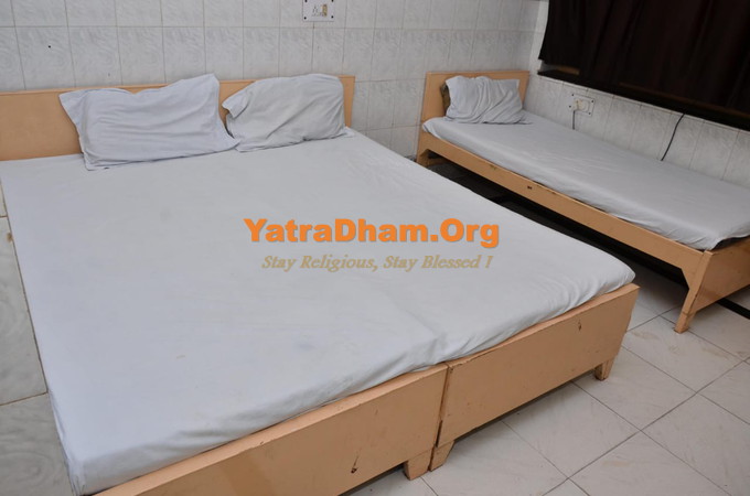 Mathura Agrawal Atithi Bhawan Bharatpur Gate 3 Bed Non AC Room View1