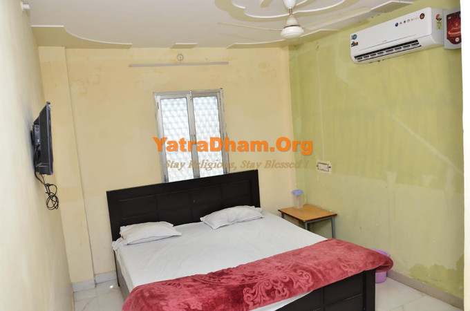 Mathura Agrawal Atithi Bhawan Bharatpur Gate 2 Bed AC Room View2