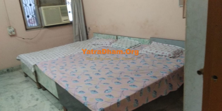 Mathura Madhusudan Kripa Dharamshala 3 Bed Non AC Room View1
