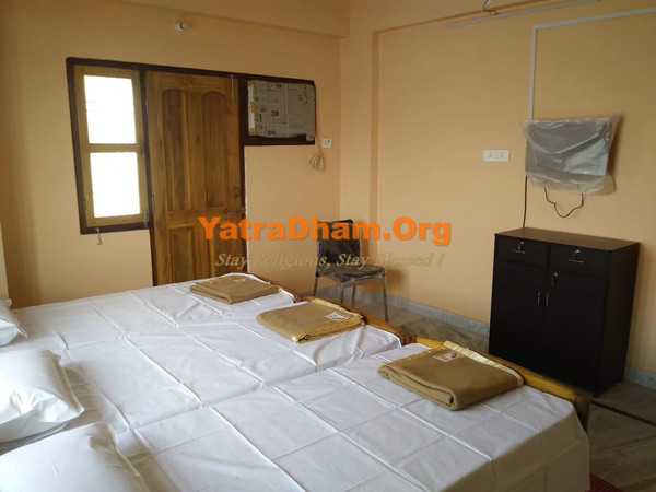 Varanasi Kailash Ashram 3 Bed AC Room View1