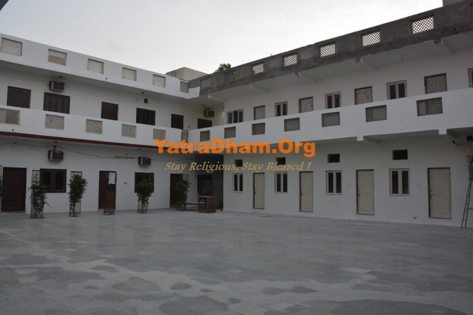 Vrindavan Krishna Vatika Ashram Dharamshala Room View4