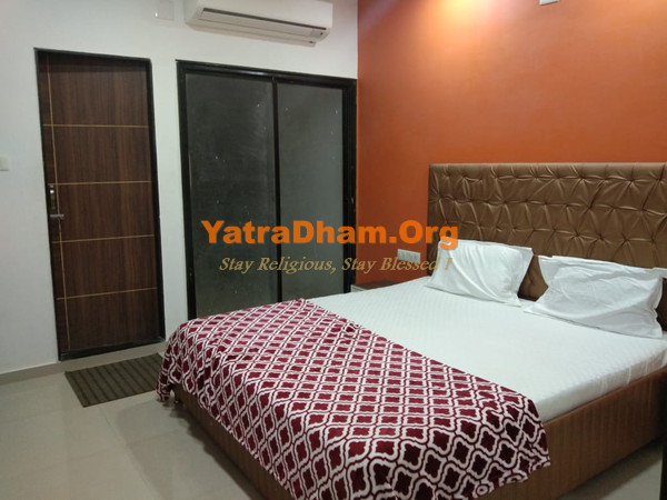 Dwarka Sharda Bhavan Room View1