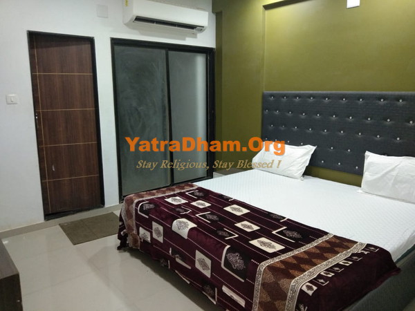 Dwarka Sharda Bhavan Room View2