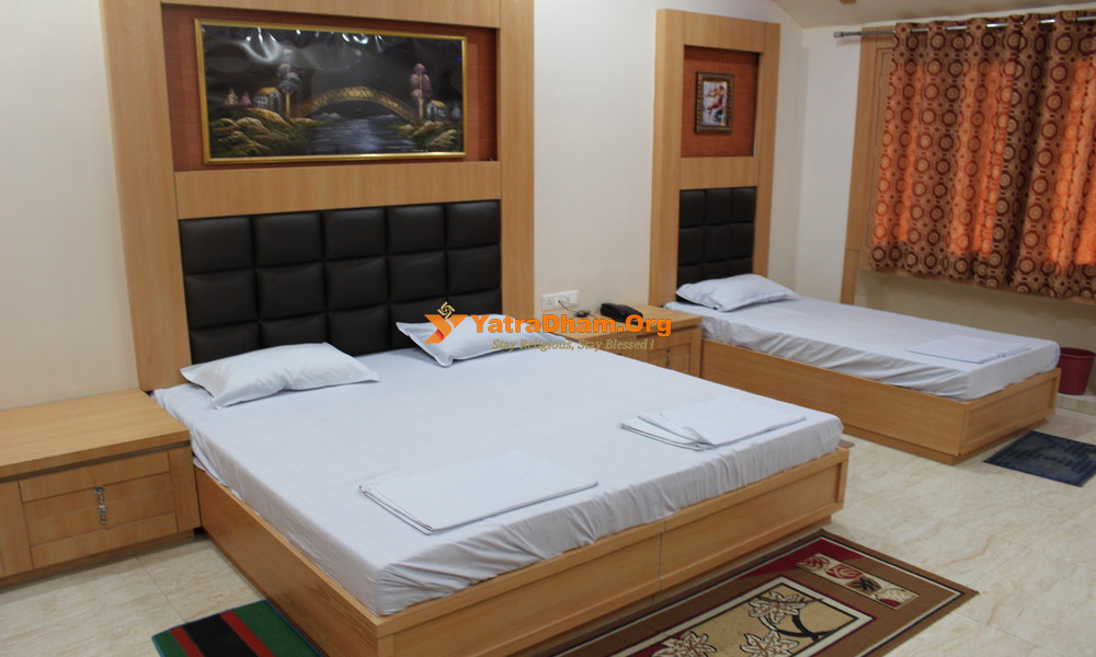 3 Bed AC Deluxe Room (Family Only)