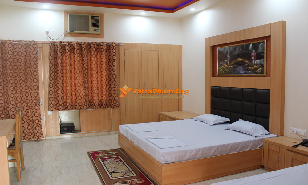 3 Bed AC Deluxe Room (Family Only)
