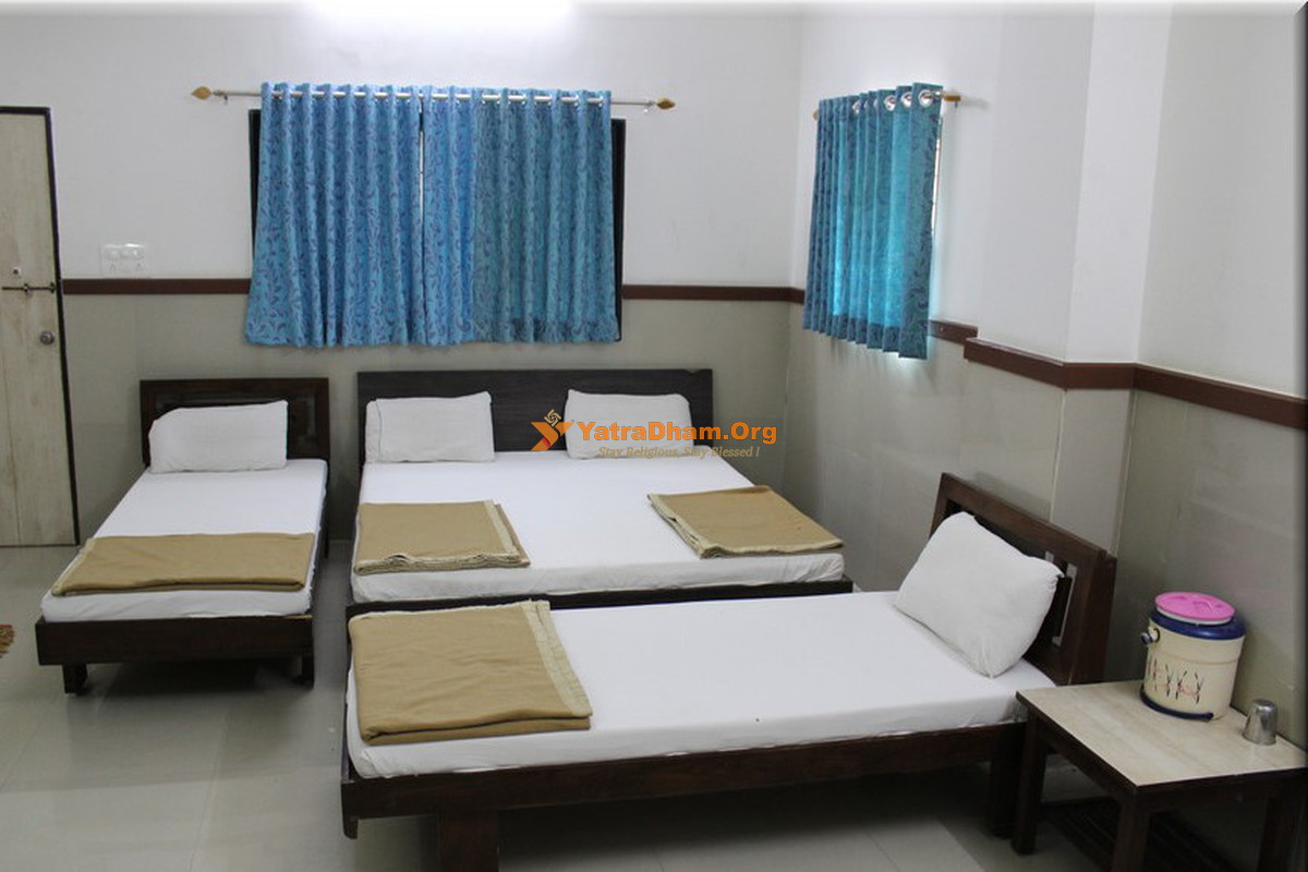 4 Bed AC Room